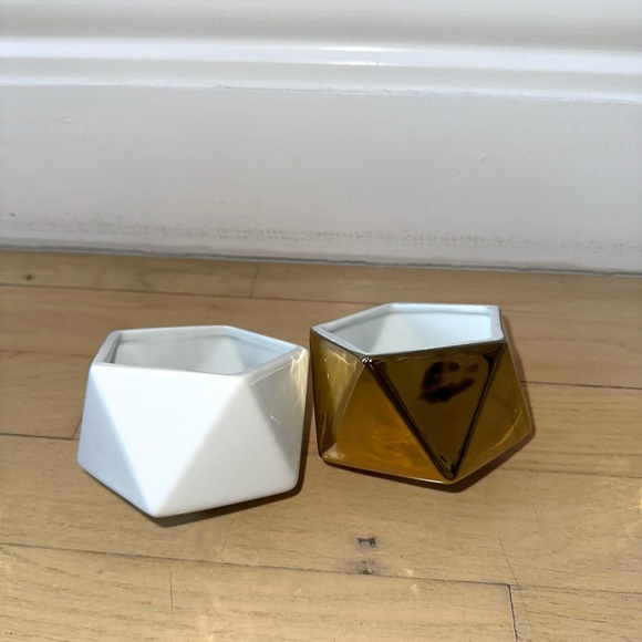 CB2 Set of 2 Small Geometric Dishes - Picture 6 of 8